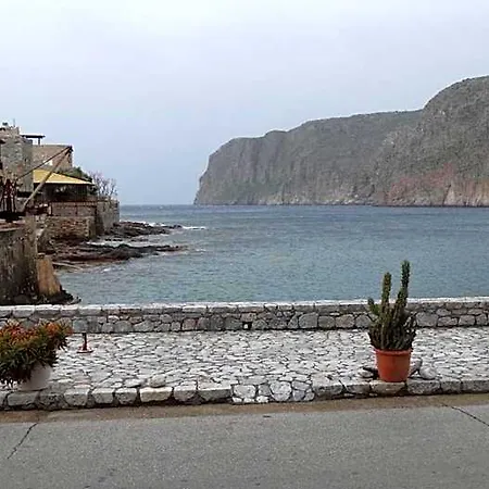 Hotel Akrotainaritis *